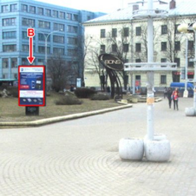 В - Минск, ул. В.Хоружей (между домами №2 и №4)(право первый)